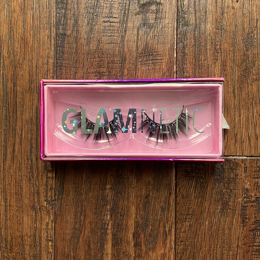 Glamnetic eyelashes